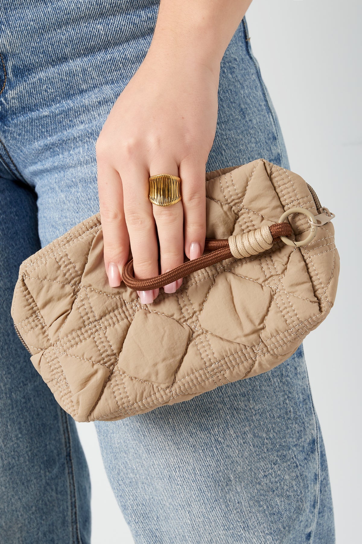 Toilettas allure essentials