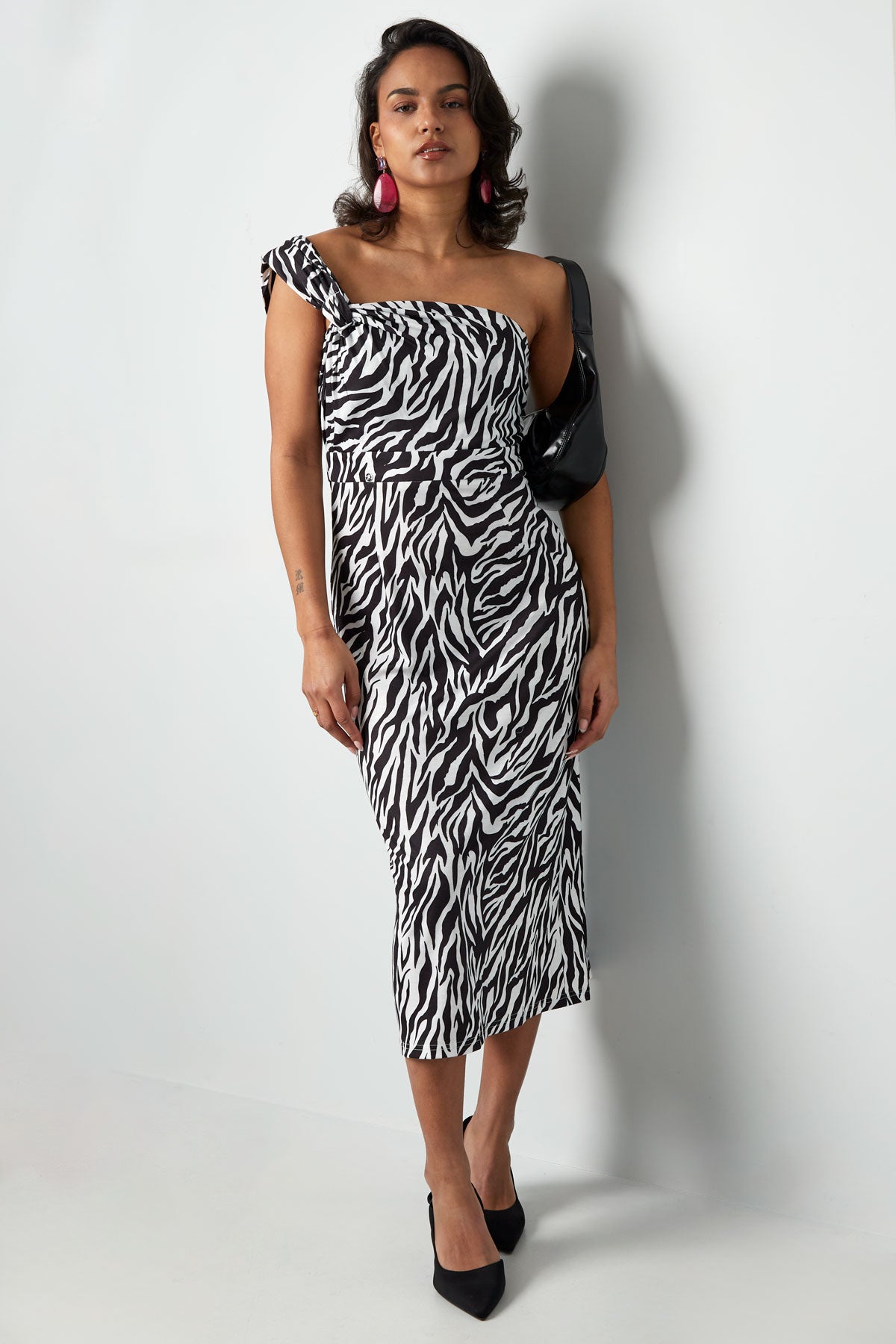 One shoulder zebra jurk